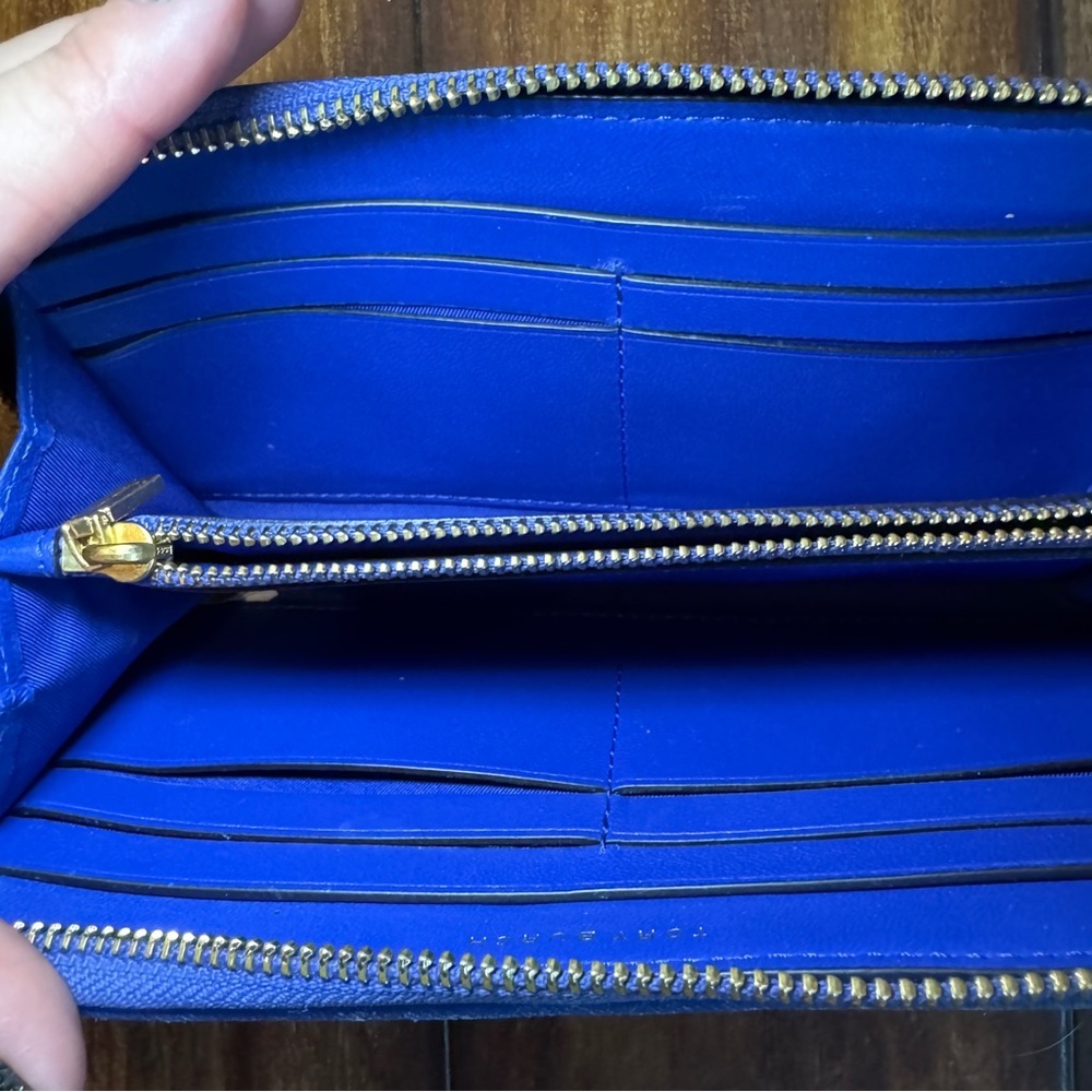 Tory Burch Fleming Soft Zip Continental Wallet in Blue - Picture 7 of 8